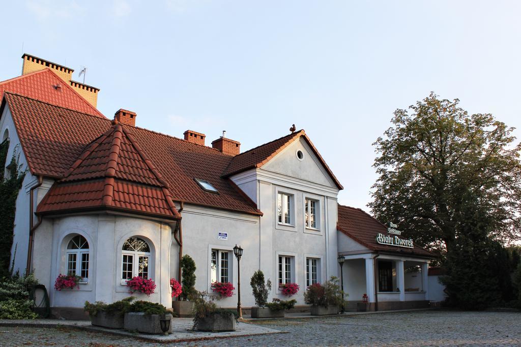 Dom Goscinny Bialy Dworek Człuchów Habitación foto